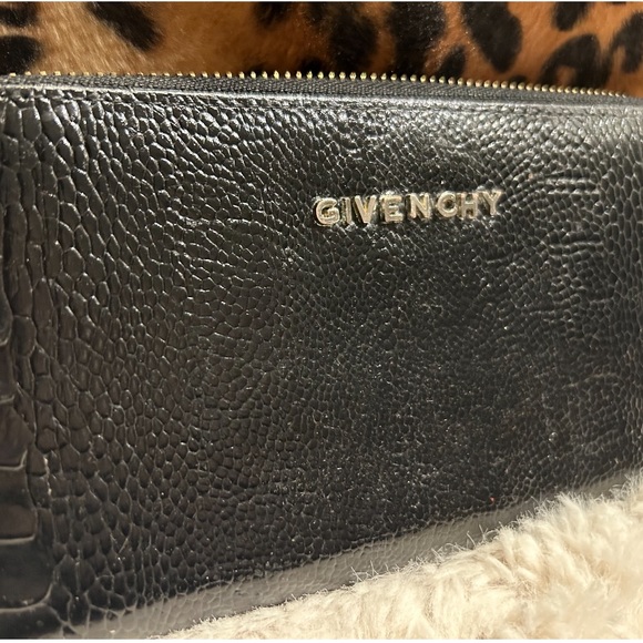 🔥Givenchy Crock Embossed Black Leather Wallet🔥 - Picture 6 of 11
